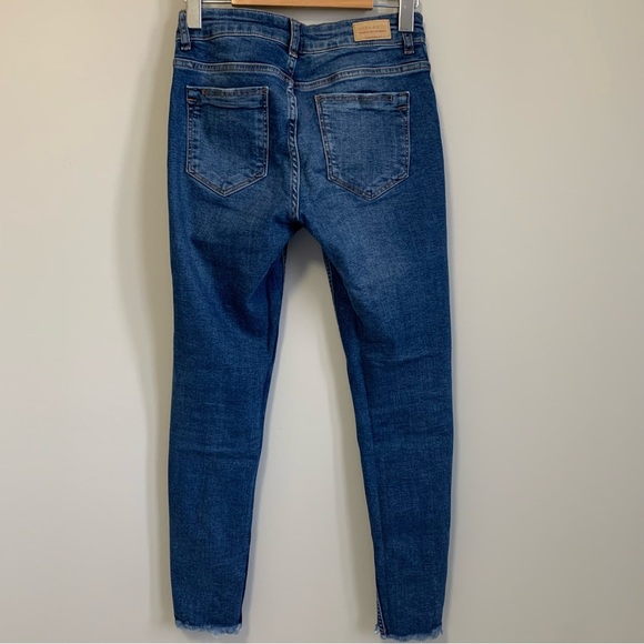 Zara Jeans with Pearl Embellishments - Picture 2 of 6